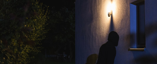 Des capteurs intelligents au quotidien : la lumière seulement quand c’est nécessaire.