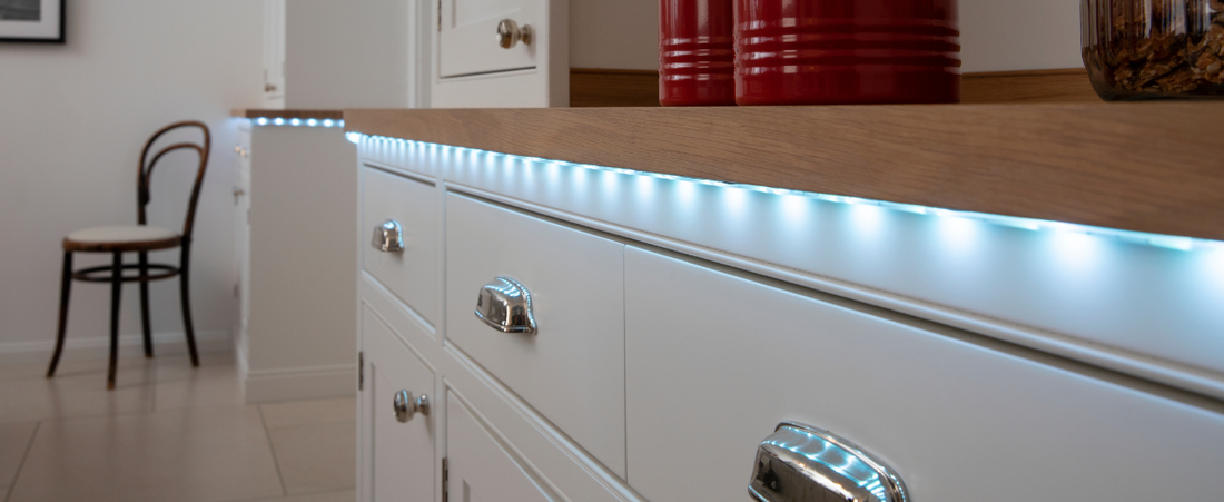 Éclairage indirect : comment installer correctement des rubans LED et créer une ambiance chaleureuse