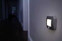OSRAM NIGHTLUX® veilleuse LED de hall à batterie avec capteur 0,3W / 4000K blanc froid, gris